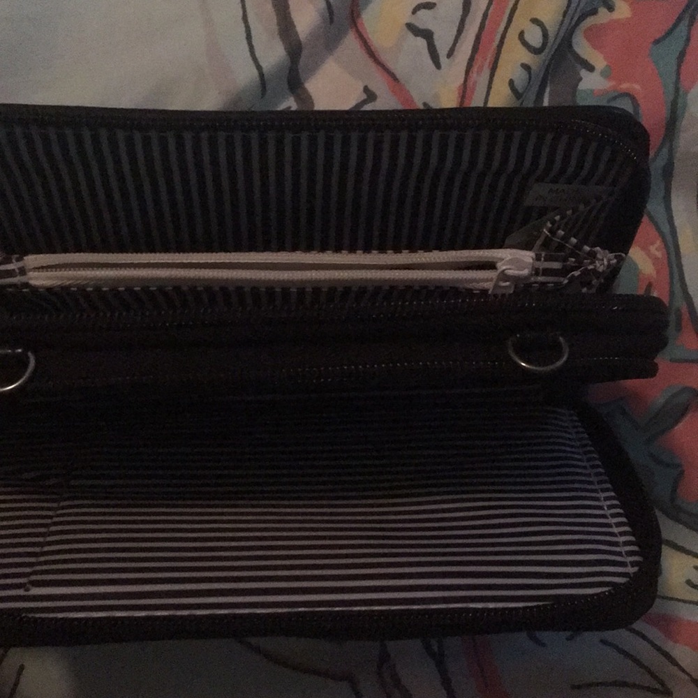 Thirty-One Wallet - Picture 4 of 5